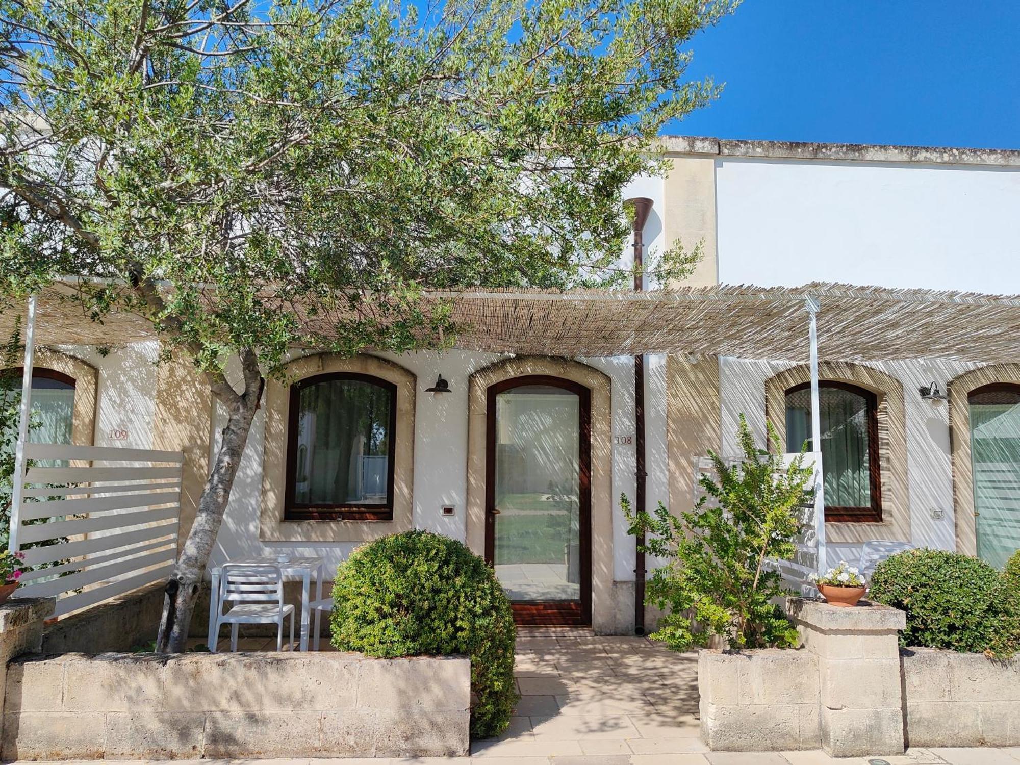 Masseria Corda Di Lana Hotel & Resort Torre Lapillo Exterior photo